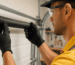 Mantenimiento y reparación de puertas: la clave para alargar su vida útil y garantizar la seguridad