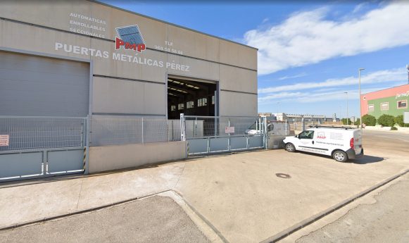 puertas-metalicas-fachada